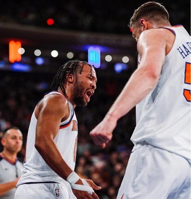 雄鹿新秀表现惊艳，全场观众掌声不断，简介出来.