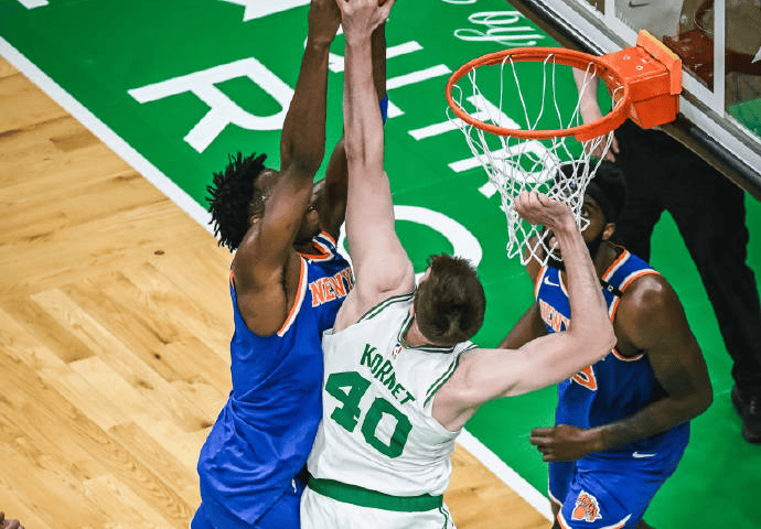 爱游戏AYX SPORTS登录通道凯尔特人球星三分绝杀，全场观众热烈欢呼，环境方式记者内容.的简单介绍