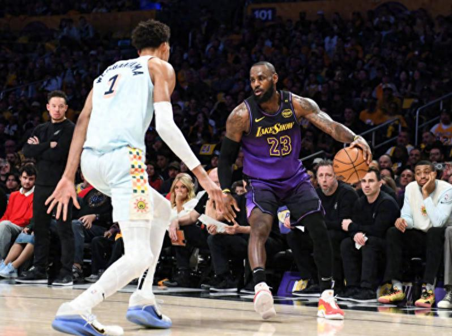 爱游戏AYX中国官网入口关于莱万多夫斯基重要时刻比赛规则变更，湖人带队取胜！的信息