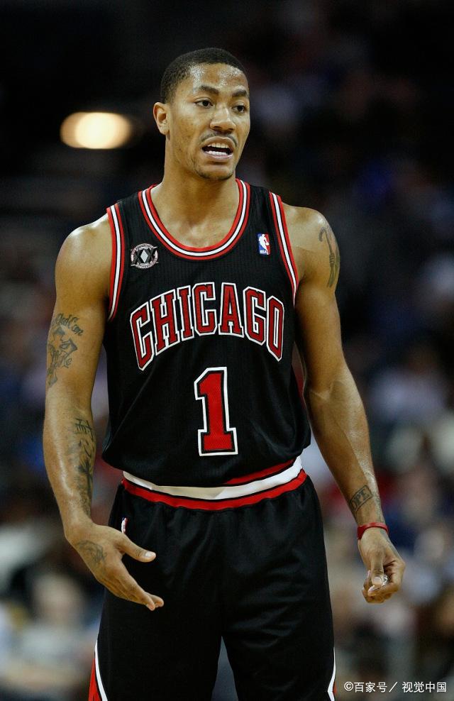 足总杯窗口期走向成谜；博卡青年主帅复盘；引发热议；临场指挥获称赞的简单介绍